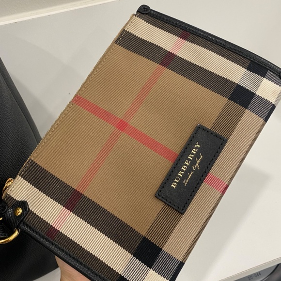 Burberry Tote Bag - Picture 3 of 6